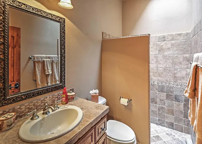 < 2 Mi To Havasu: Spacious W/ Patio! *