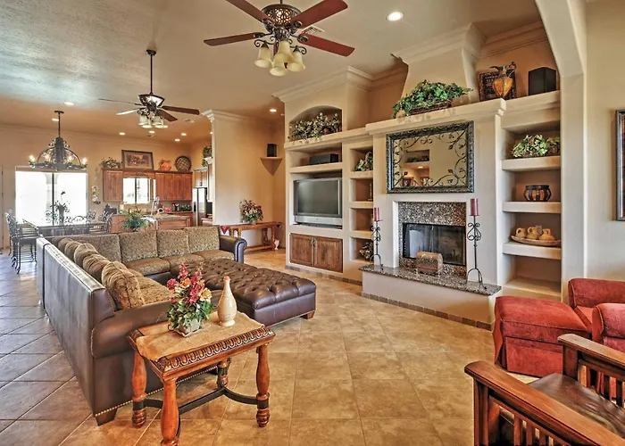 < 2 Mi To Havasu: Spacious W/ Patio! * Lake Havasu City