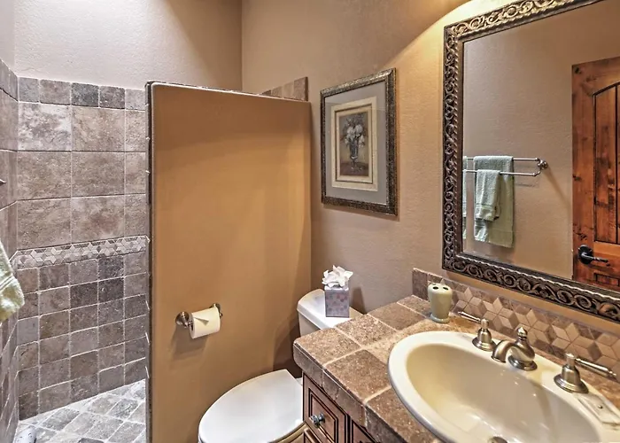 < 2 Mi To Havasu: Spacious W/ Patio! * Lake Havasu City